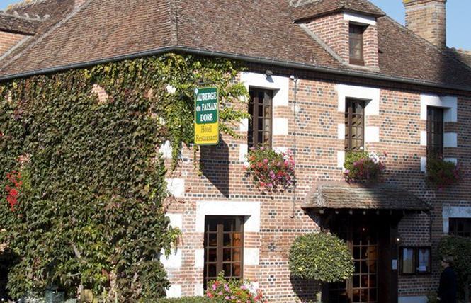 L'Auberge Du Faisan Doré Saint-Florent-le-Jeune Exterior foto